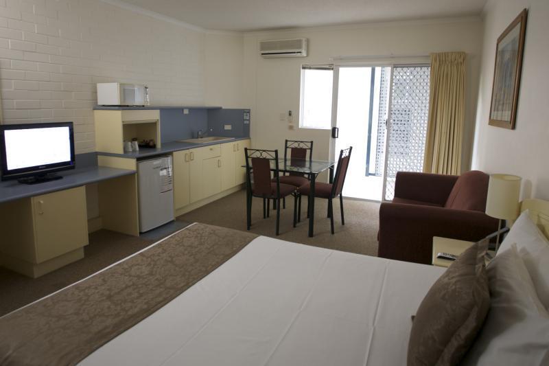 Toowong Inn & Suites Brisbane Exterior photo