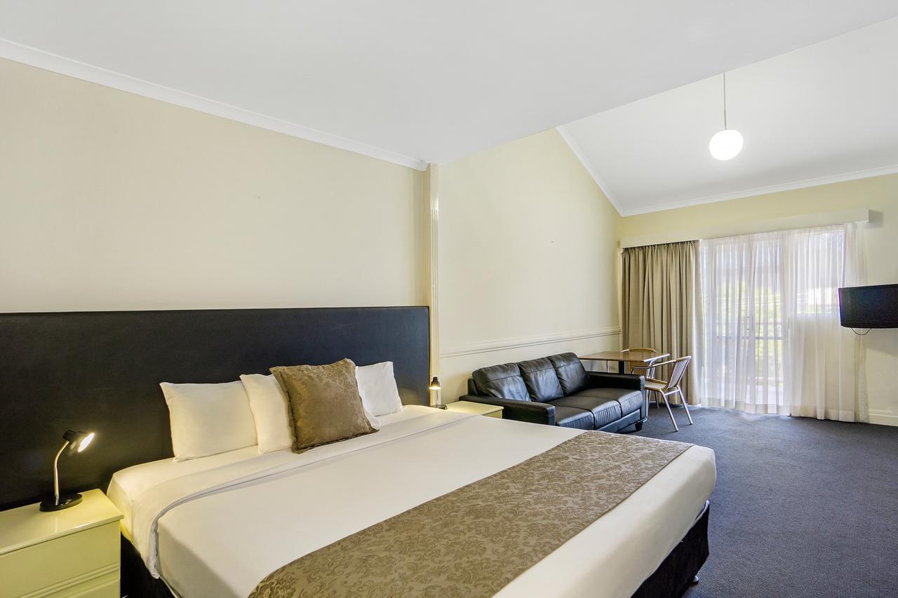 Toowong Inn & Suites Brisbane Exterior photo