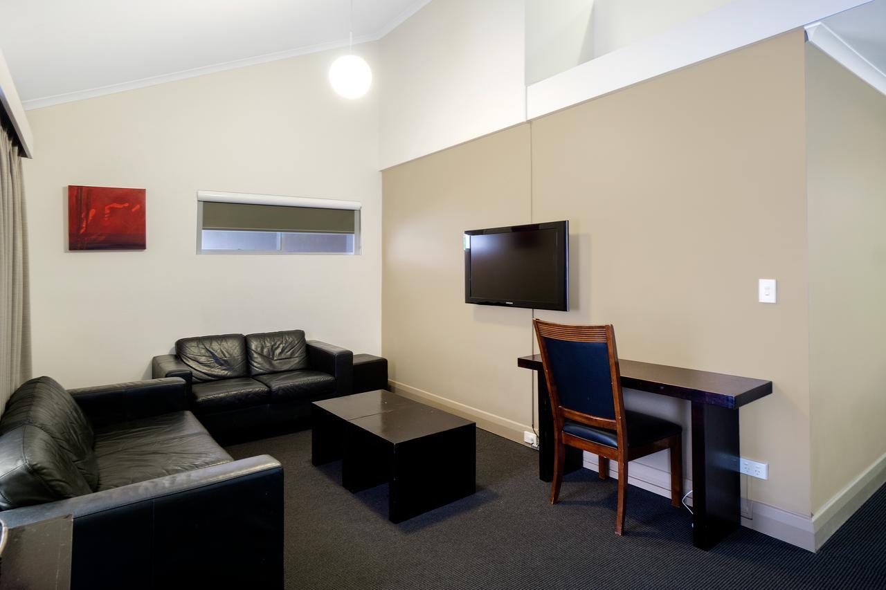 Toowong Inn & Suites Brisbane Exterior photo