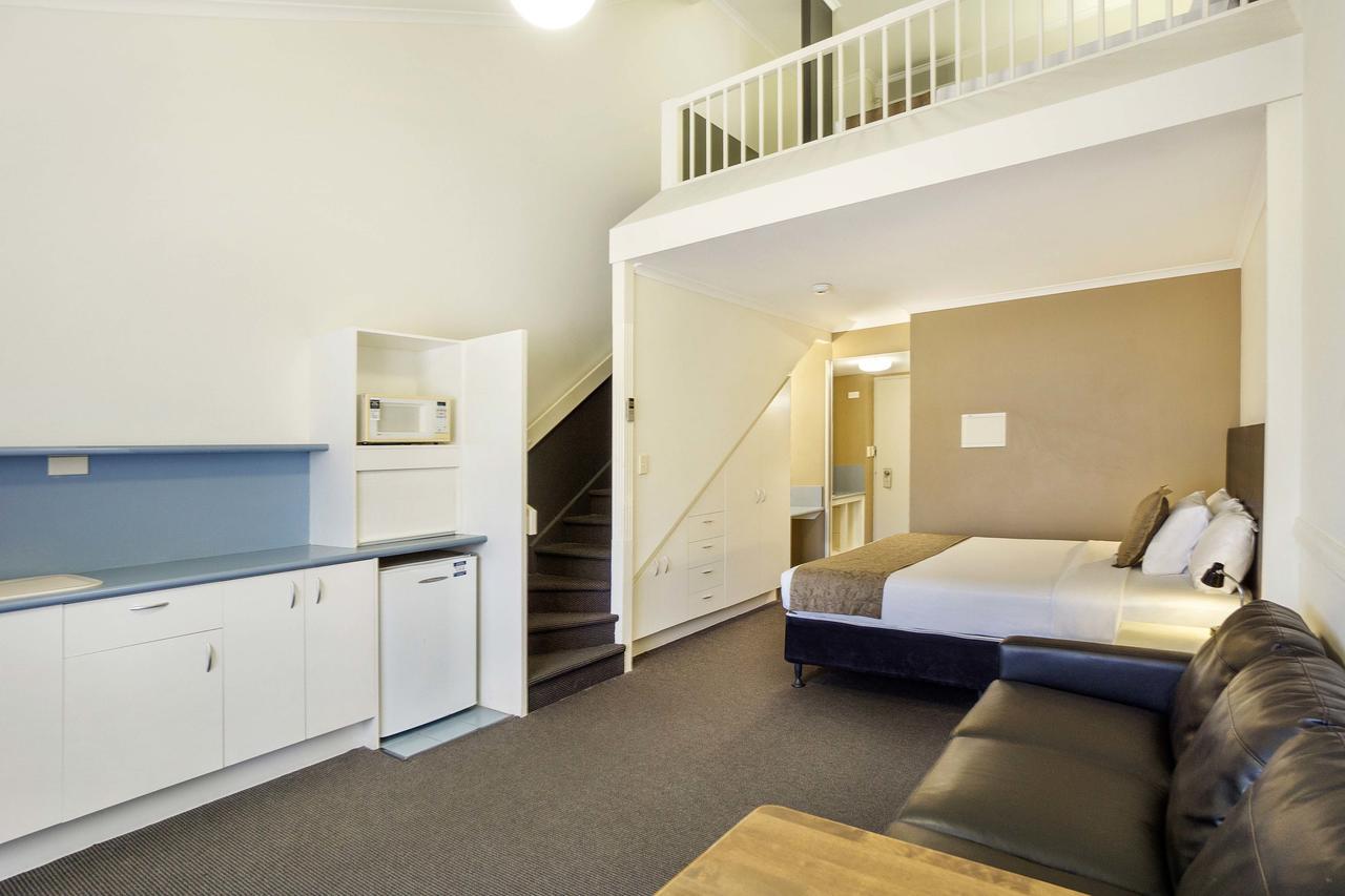 Toowong Inn & Suites Brisbane Exterior photo