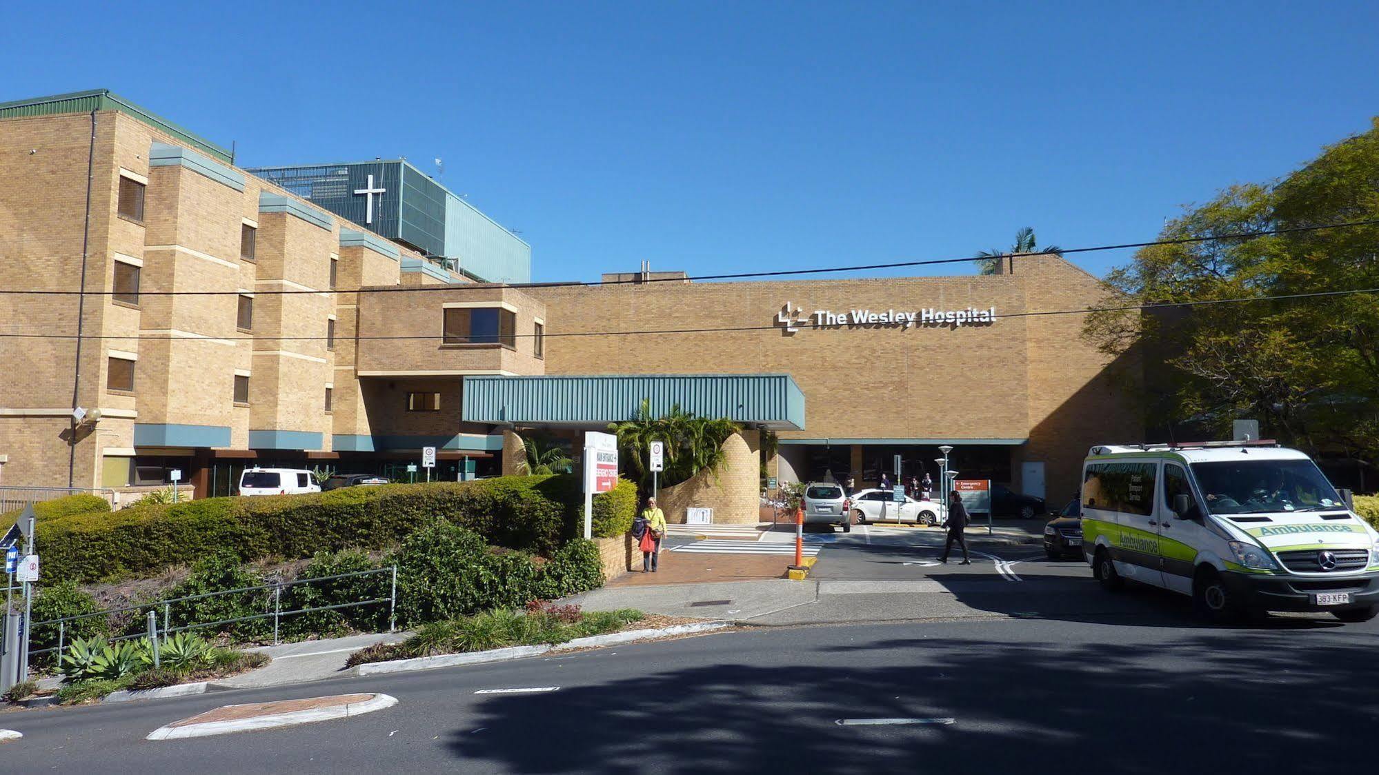 Toowong Inn & Suites Brisbane Exterior photo